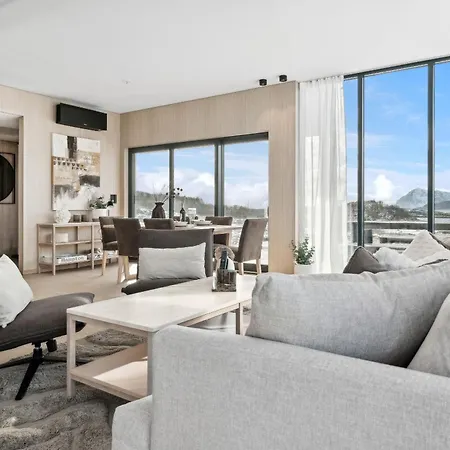 New High End Cabin, Lofoten Lyngværet